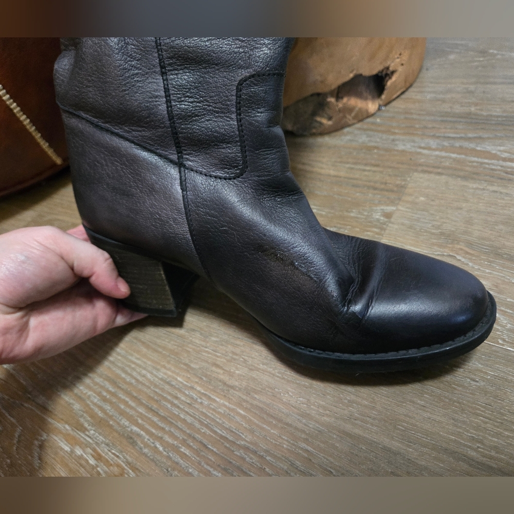 Made in Portugal Knee High Lined Leather Block Heeled Zip Up Boots - Picture 9 of 16